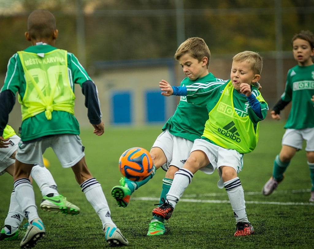 The Benefits of Enrolling Your Child in a Toddler Football Class 
