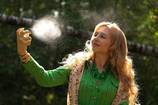 This Is Why Your Perfume Smells Different on Everyone